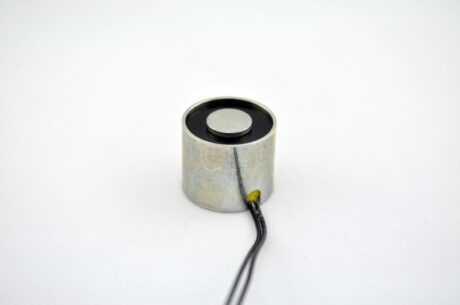 EM075-12-222 - Round Electromagnet 0.75 inch Dia. 12 volts DC - Holding 6 lbs.